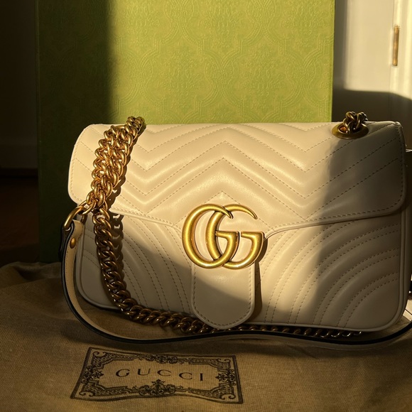 ✨SOLD✨ White GG Marmont Small Matelassé Shoulder Bag - Picture 2 of 15